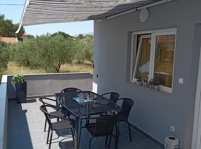 House Lara * Starigrad Paklenica