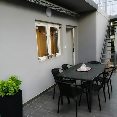 House Lara Starigrad Paklenica