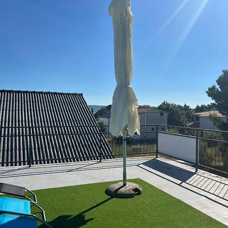 House Lara Tatil Evi Starigrad Paklenica